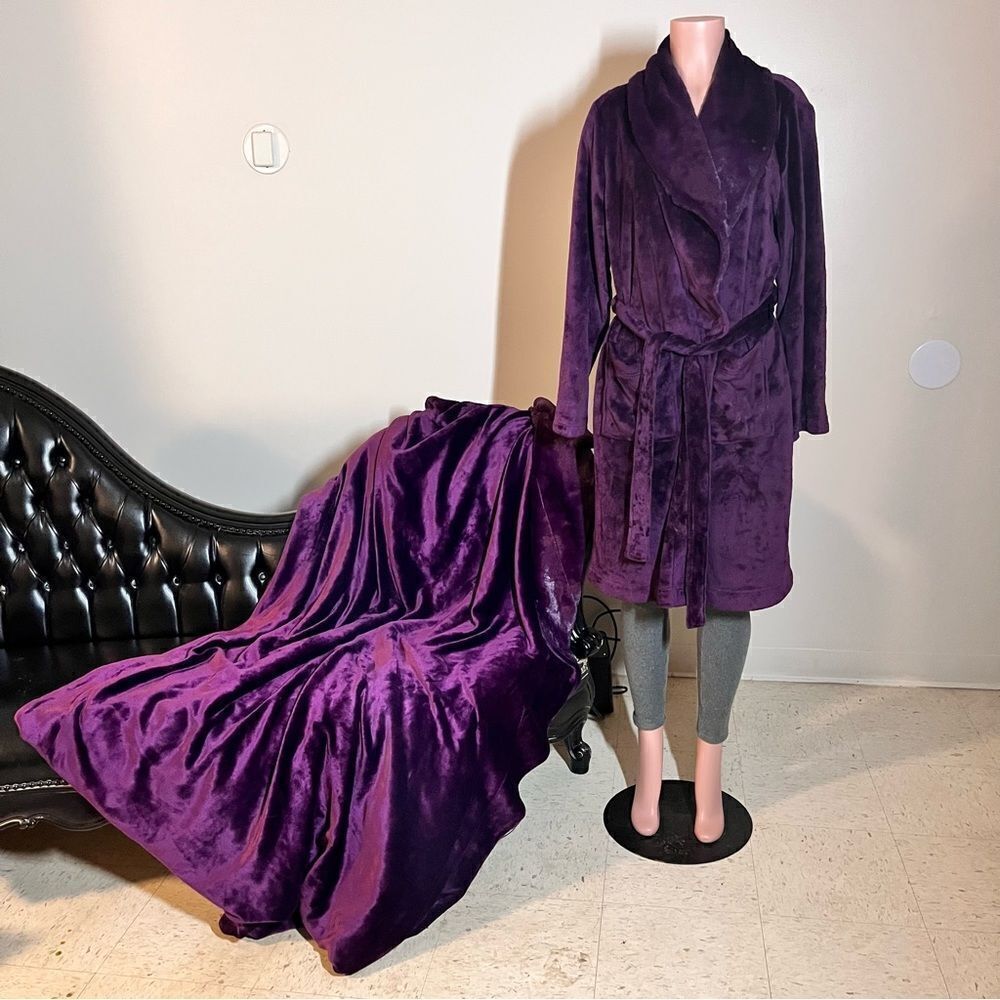 Berkshire Blanket VelvetLoft Plush Luxury Spa Robe with Velvet Soft Throw Set